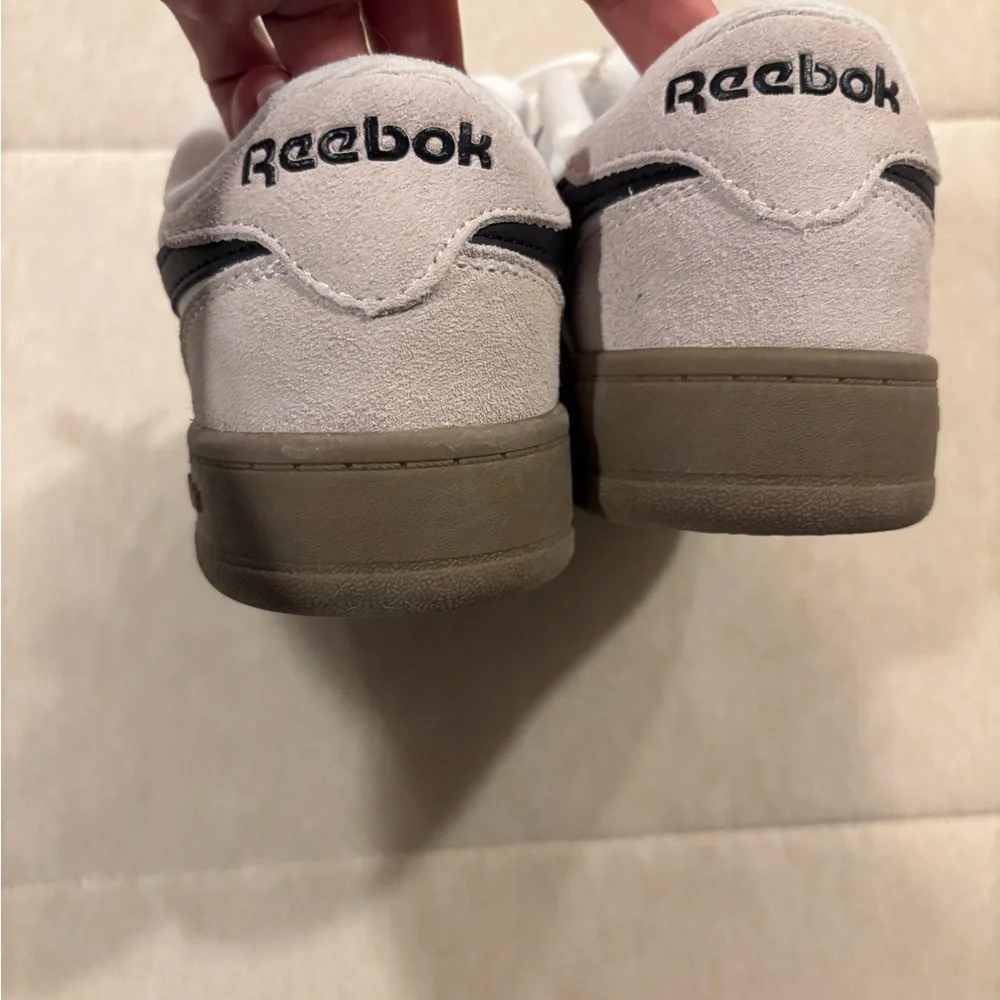 Women’s Reebok - Picture 4 of 9